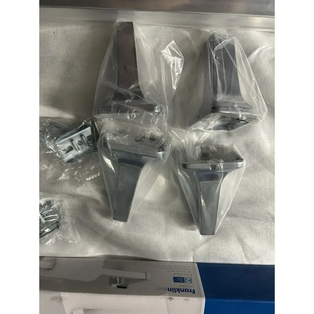 Futura bath hardware